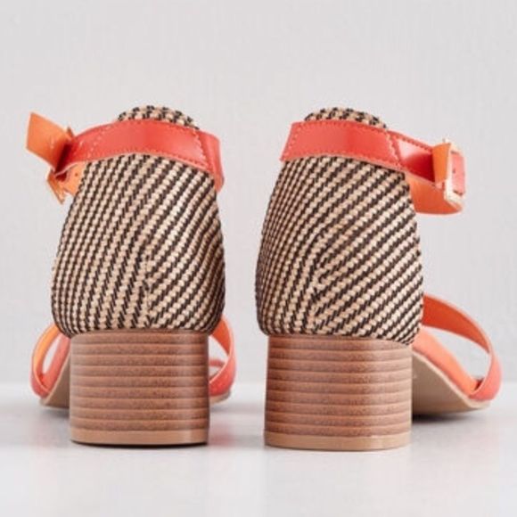 ModCloth Freeing Motif Mid Heel Sandals - Picture 4 of 5